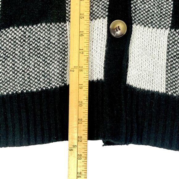 Altar'd State Cardigan Sweater Womens M Black White Checked Classic Chunky Knit - Picture 14 of 16